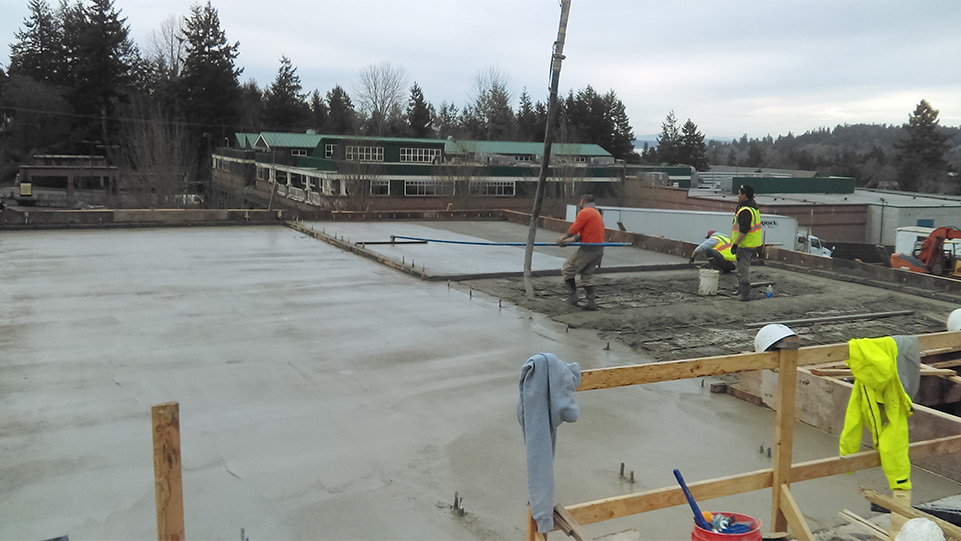 Finishing the concrete surface